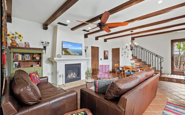 Casa de Lujo - Spanish Seaside Retreat