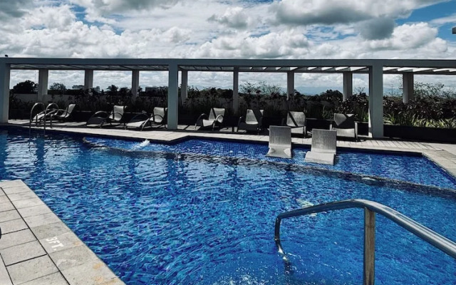 Spacious & Chic Loft Haven