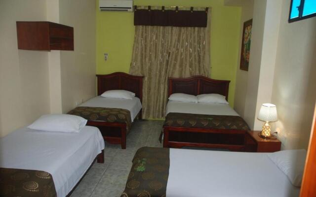 D’ Ruiz Hotel