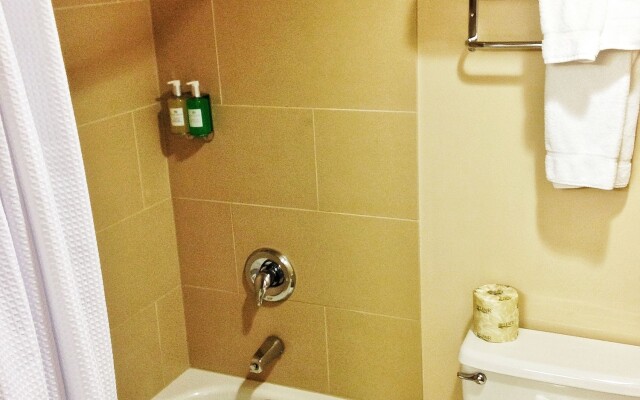 Coast Wenatchee Center Hotel