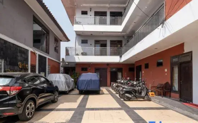 RedDoorz @ Gunungsari Surabaya 2