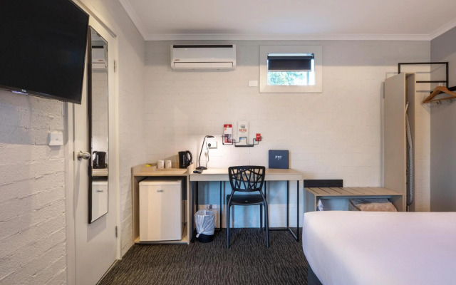 Nightcap at Colyton Hotel