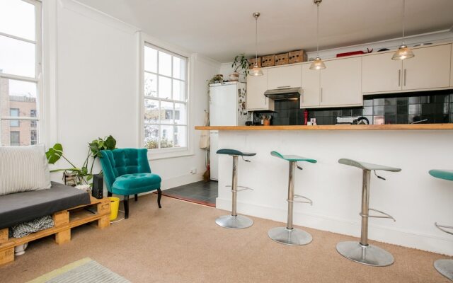 2 Bedroom Flat In Peckham