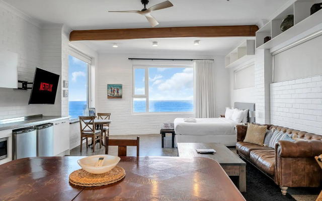 Cliffside: Bondi Beach