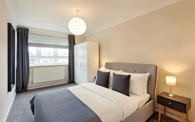 Comfy 6-sleeper Apt w/ Large Patio in W Kensington