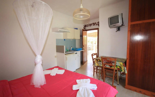 Kostas Apartments & Studios