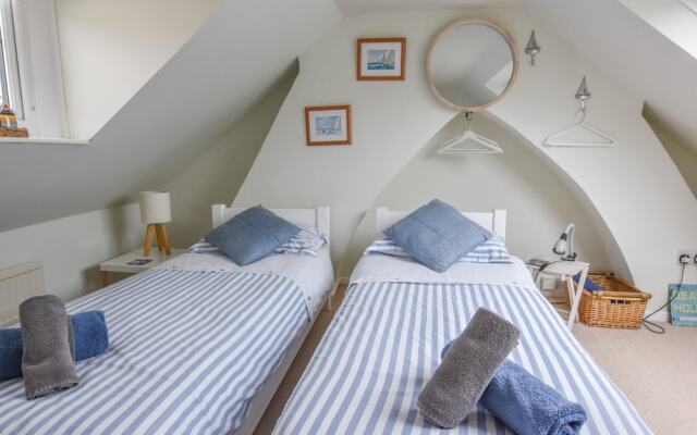 Boat House Located in the Sailing Mecca of Cowes