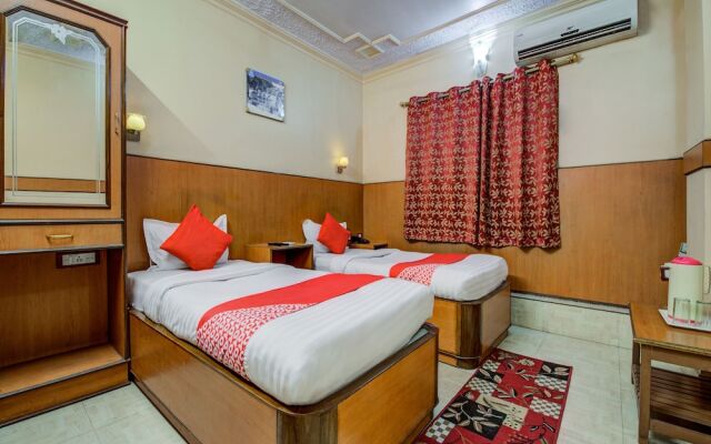 OYO Flagship 7852 Hotel Embassy