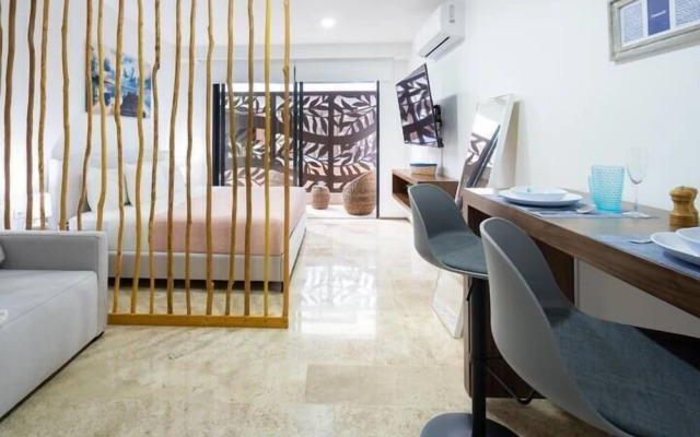 Stylish Studios Pool Near Beach