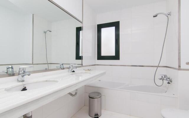 2207-Modern apt with terrace and amazing seaview