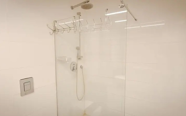 Design Apt Parking Included 2BDR TL30