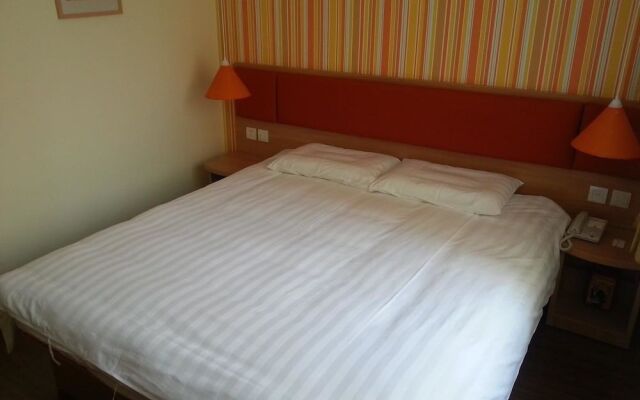 Home Inn Qingdao Sifang Coach Terminal Hangzhou Road