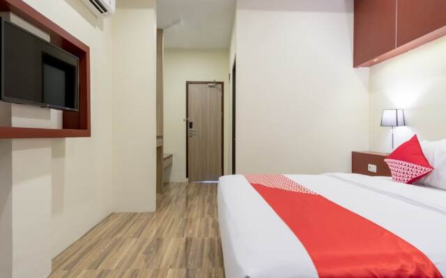 OYO 727 Merlion Hotel