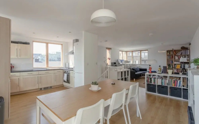 Modern 2 Bedroom Flat in Elephant & Castle
