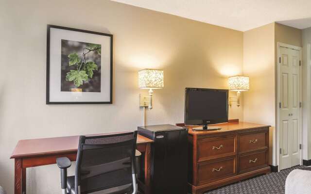 Wingate by Wyndham Brunswick GA / I-95