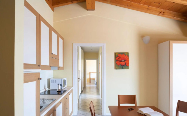 Le Terrazze Sul Lago Residence & Hotel