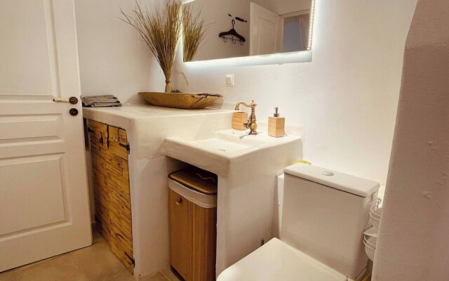 Travellers And Hikers Delight 2, Next To Sougia