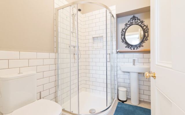 Sweet Inn - Gorgeous Howth I