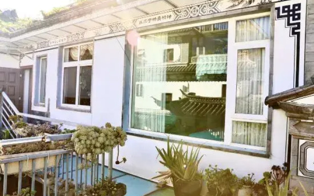 DaLi·Flowers bloom that year raditional garden experience homestay (Ancient City Branch)