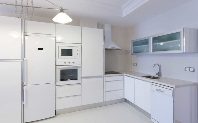 Centric, new and near to the beach