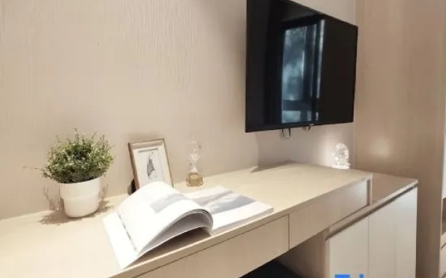 Rongju Hotel (Xujiahui Shanghai Stadium)