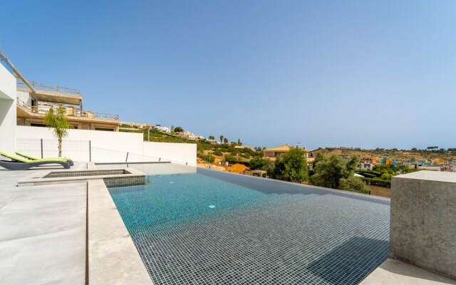 Villa das Amendoeiras