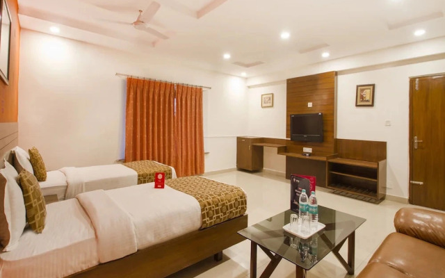 OYO 11400 The Down Town Suites
