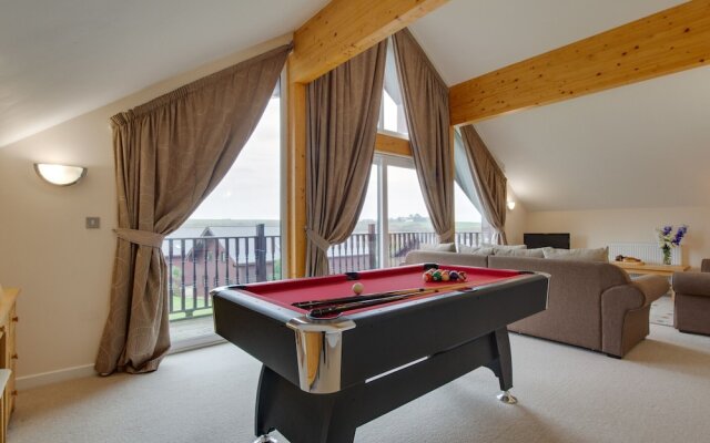 Comfy Holiday Home in Saint Columb With Garden