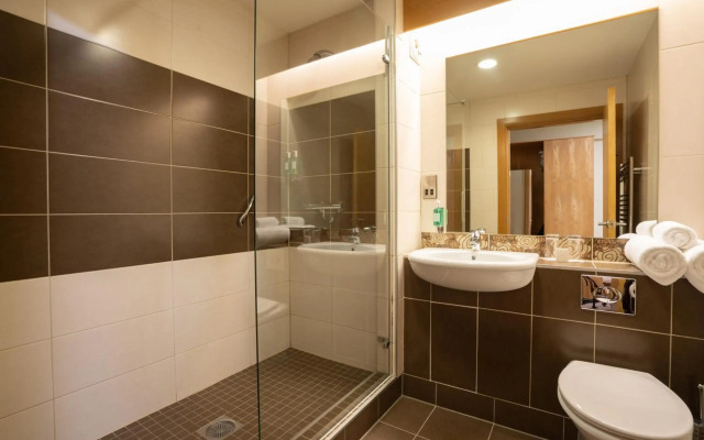 Belmore Court & Motel