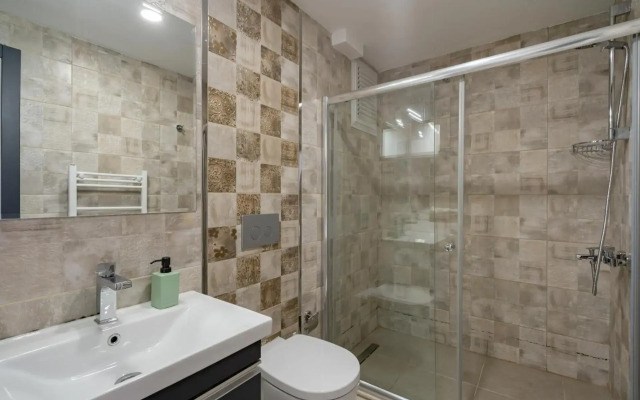 Eluxio Suite Hotel