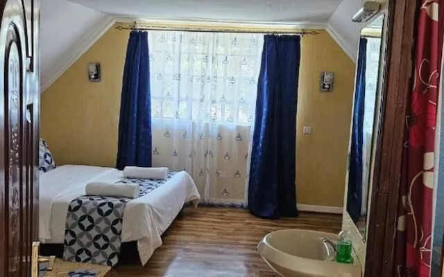 Lux Suites Weavers Haven Guest House