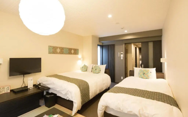 Gion Hanna STAY