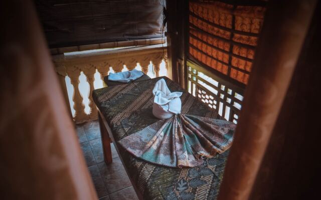 Lovina Palace