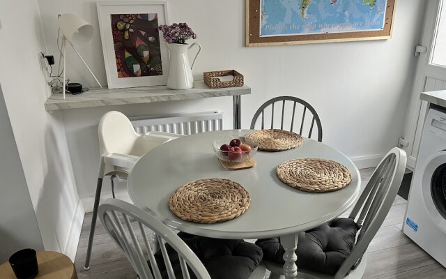 Cosy 2-bed House Close to Belfast City Centre