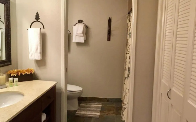 Mammoth Estates - 4 Seasons of Beauty w/ Amenities!