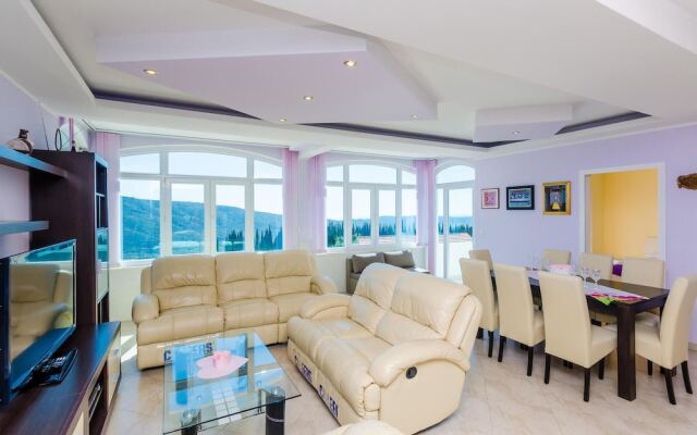 Stunning Home in Dubravka With Wifi and 3 Bedrooms