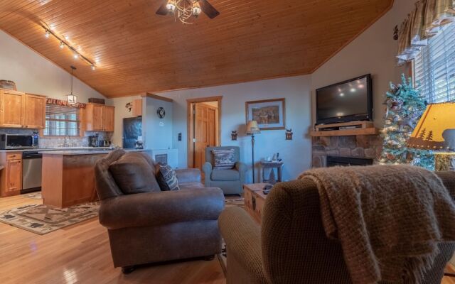 Grey Moose Lodge 2 Bedroom Cabin