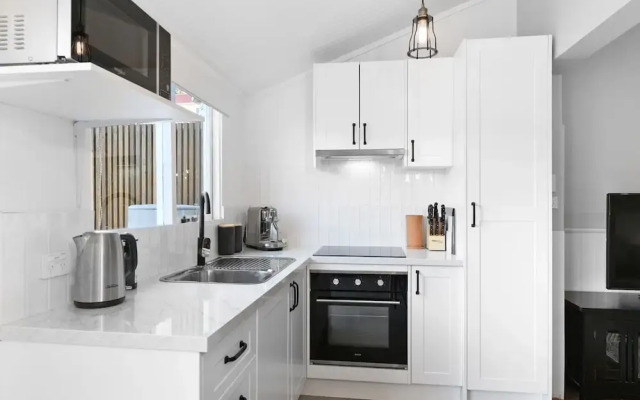 Charming 2-bed House in North Hobart