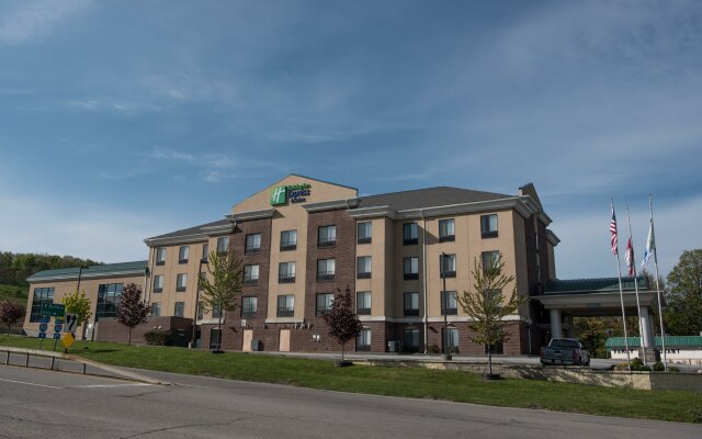 Holiday Inn Express Hotel & Suites in North East (Erie), an IHG Hotel