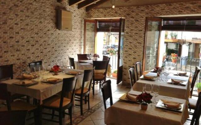 Hostal Meson Cerezo 2