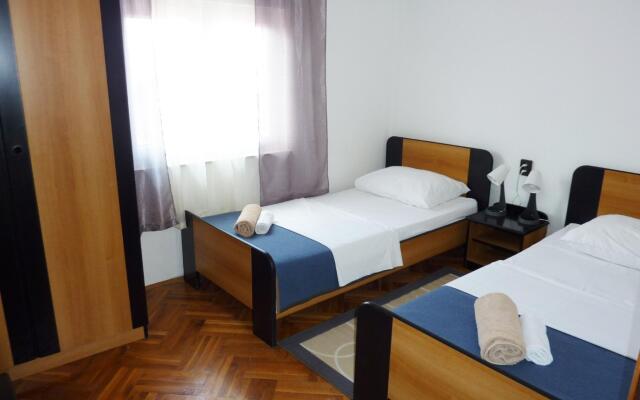 Bozica 70m from the beach & parking A3