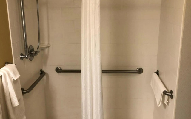 MainStay Suites Cartersville - Emerson Lake Point