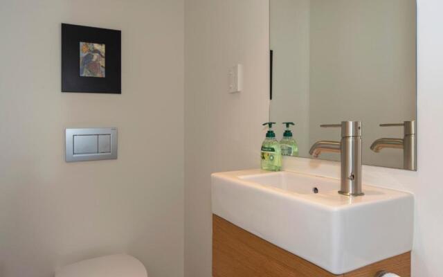 Penthouse 37 - Nelson Waterfront Apartment