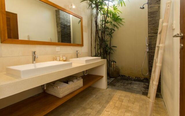 Echo Beach Villa & Apartment