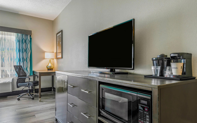 La Quinta Inn & Suites by Wyndham Batavia