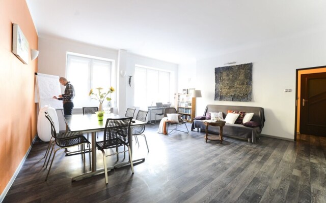 Apartment next to Central Railway Station