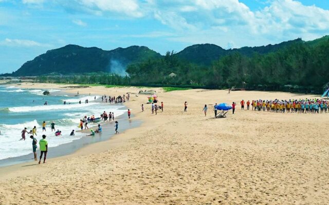 Tran Chau Beach & Resort