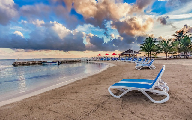 Decameron Club Caribbean Runaway Bay, Ramada All-Inclusive Resort