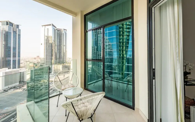 Vibrant 2BR Miami Vibes at Business Bay