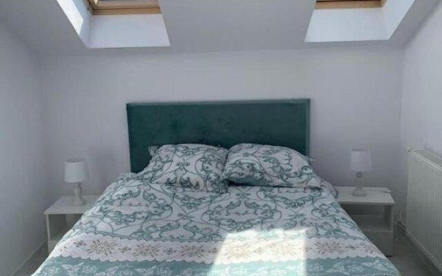 Spacious 3 Bed Apartment Cluj Floresti Near Vivo